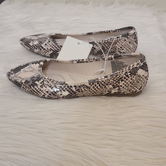 SO Hitide Snake Print Flats NWT 6, 7 - Picture 2 of 5